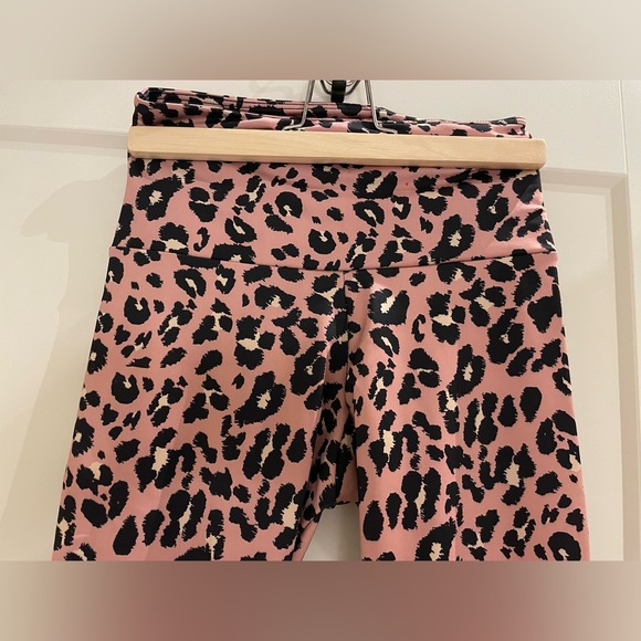 XS Onzie Leopard Print Pants. - Picture 4 of 6
